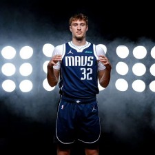 Les trois premiers choix de la Draft NBA 2025 ont des destins différents au sein des équipes NBA.